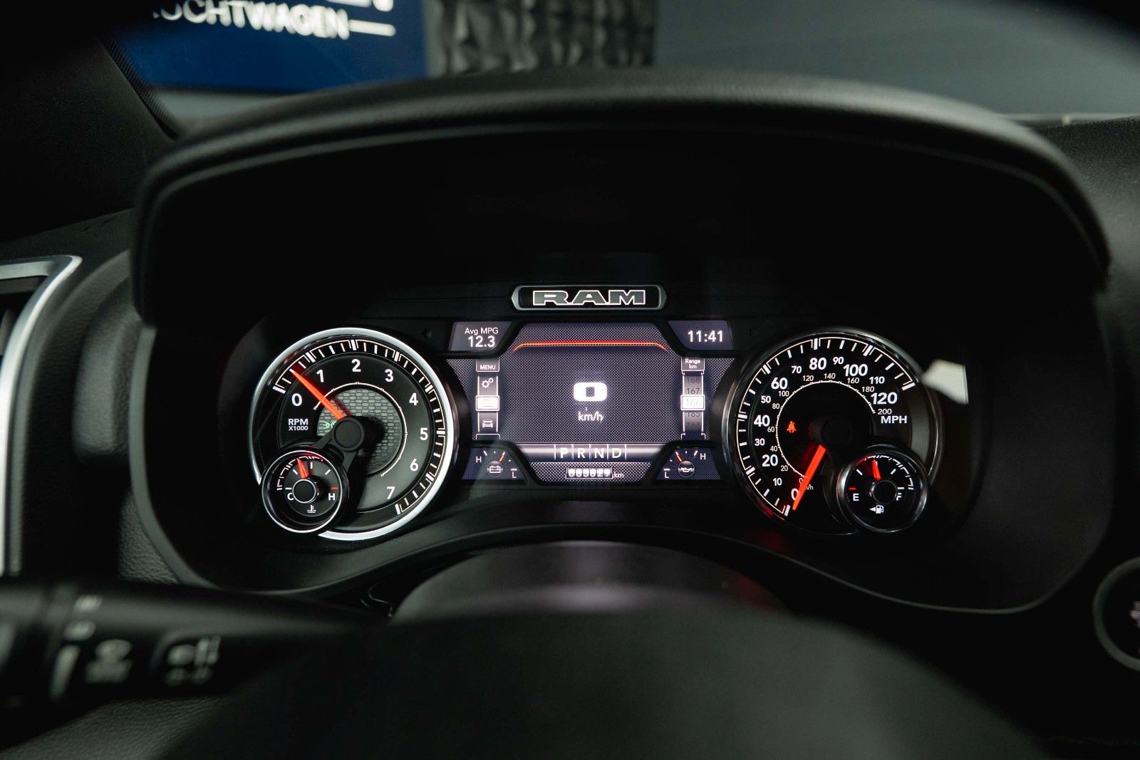 Fahrzeugabbildung Dodge RAM 5.7 V8 HEMI OFFROAD Night Limited 19% LED