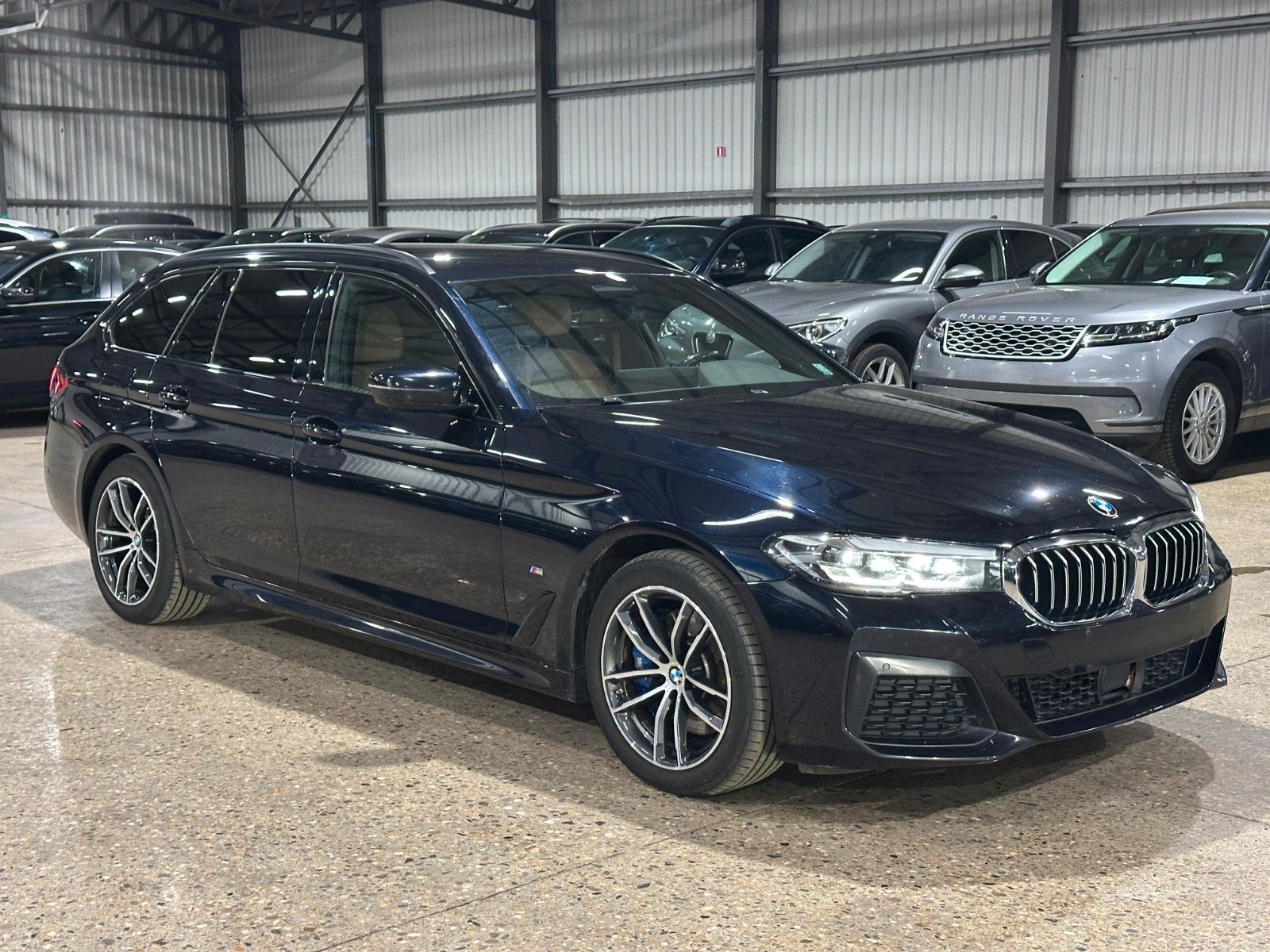 BMW 530 5 Touring 530 e xDrive imagem 3