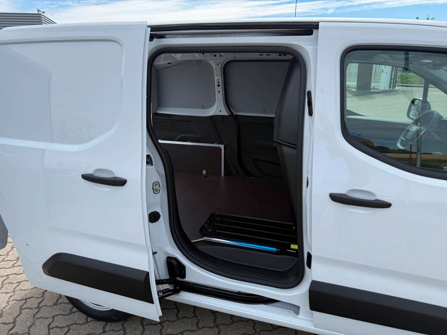Fahrzeugabbildung Fiat Doblo M LIGHT KAWA