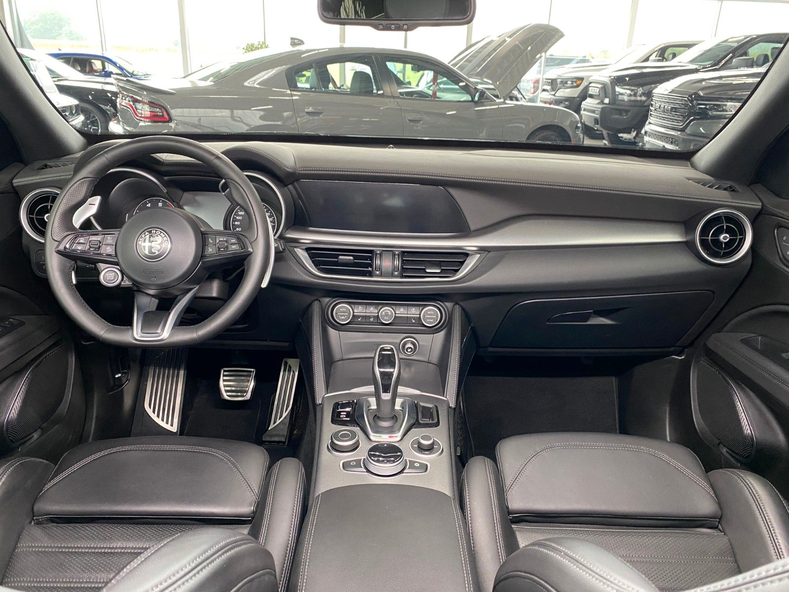 Fahrzeugabbildung Alfa Romeo Stelvio 2.0T Veloce Q4 ACC 20" Leder VOLL