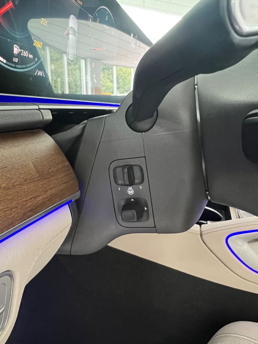 Fahrzeugabbildung Mercedes-Benz GLE 350 d 4Matic AMG Line PANORAMA*AHK*SITZBELÜF