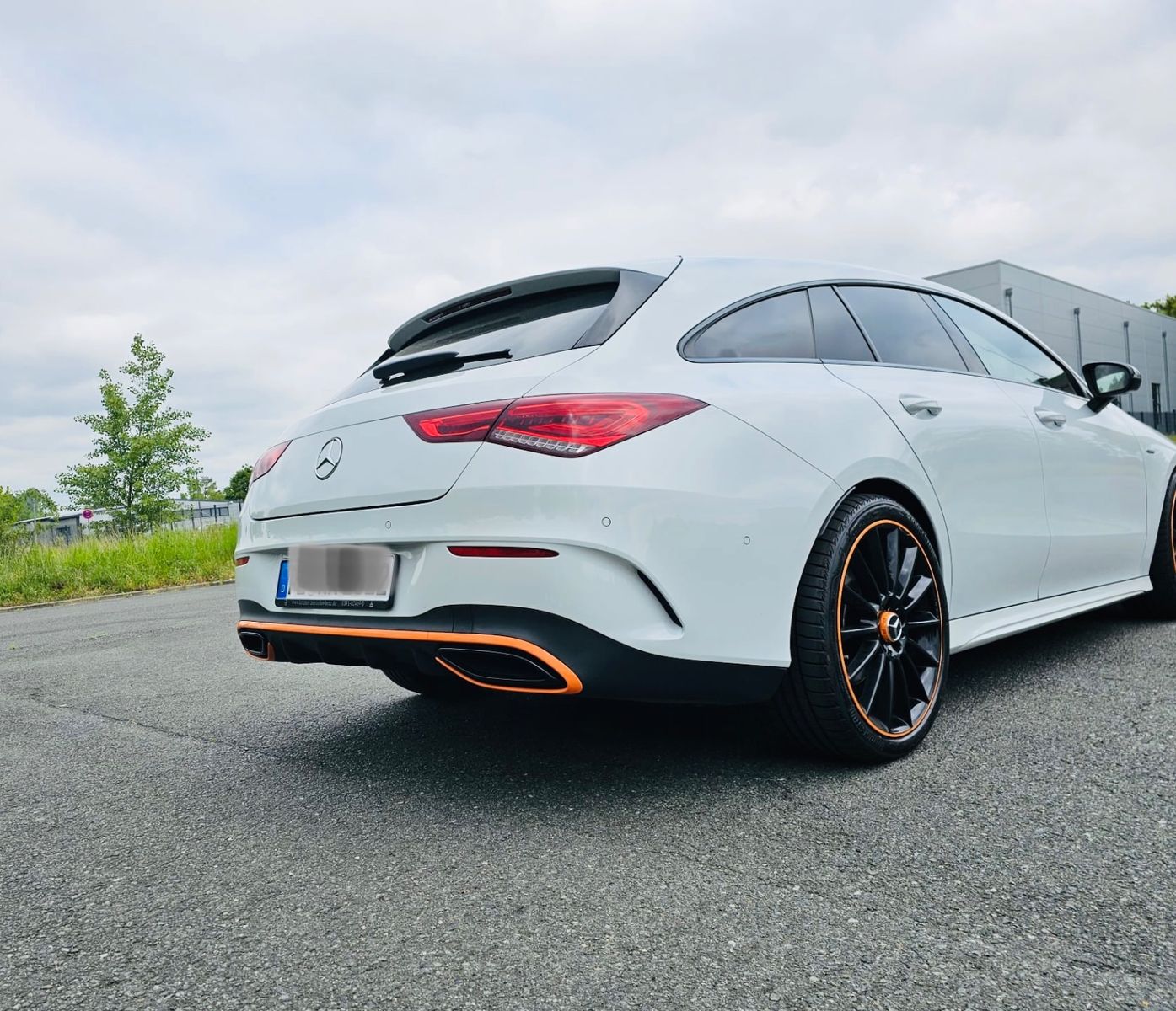 MERCEDES-BENZ CLA 200 Shooting Brake, AMG, Night, 19 Zoll 