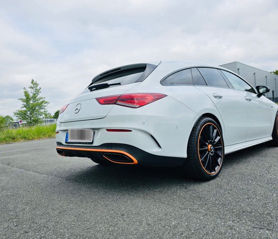 MERCEDES-BENZ CLA 200 Shooting Brake, AMG, Night, 19 Zoll 