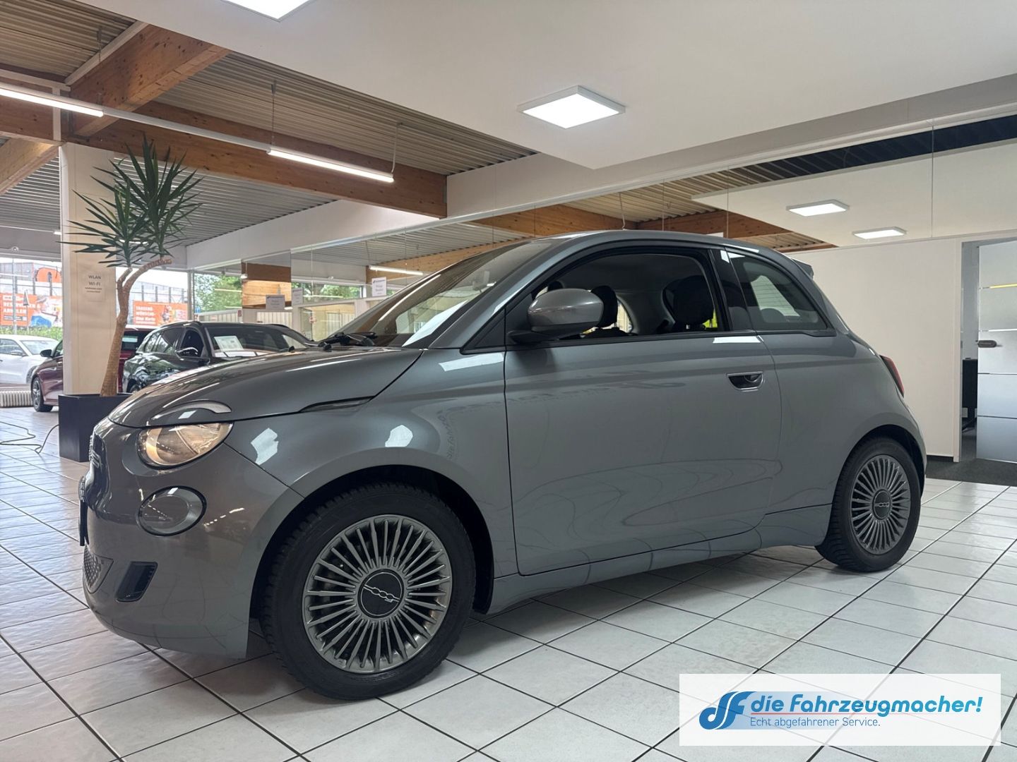 Fahrzeugabbildung Fiat 500 e Icon Navi Digitales Cockpit Memory Sitze A