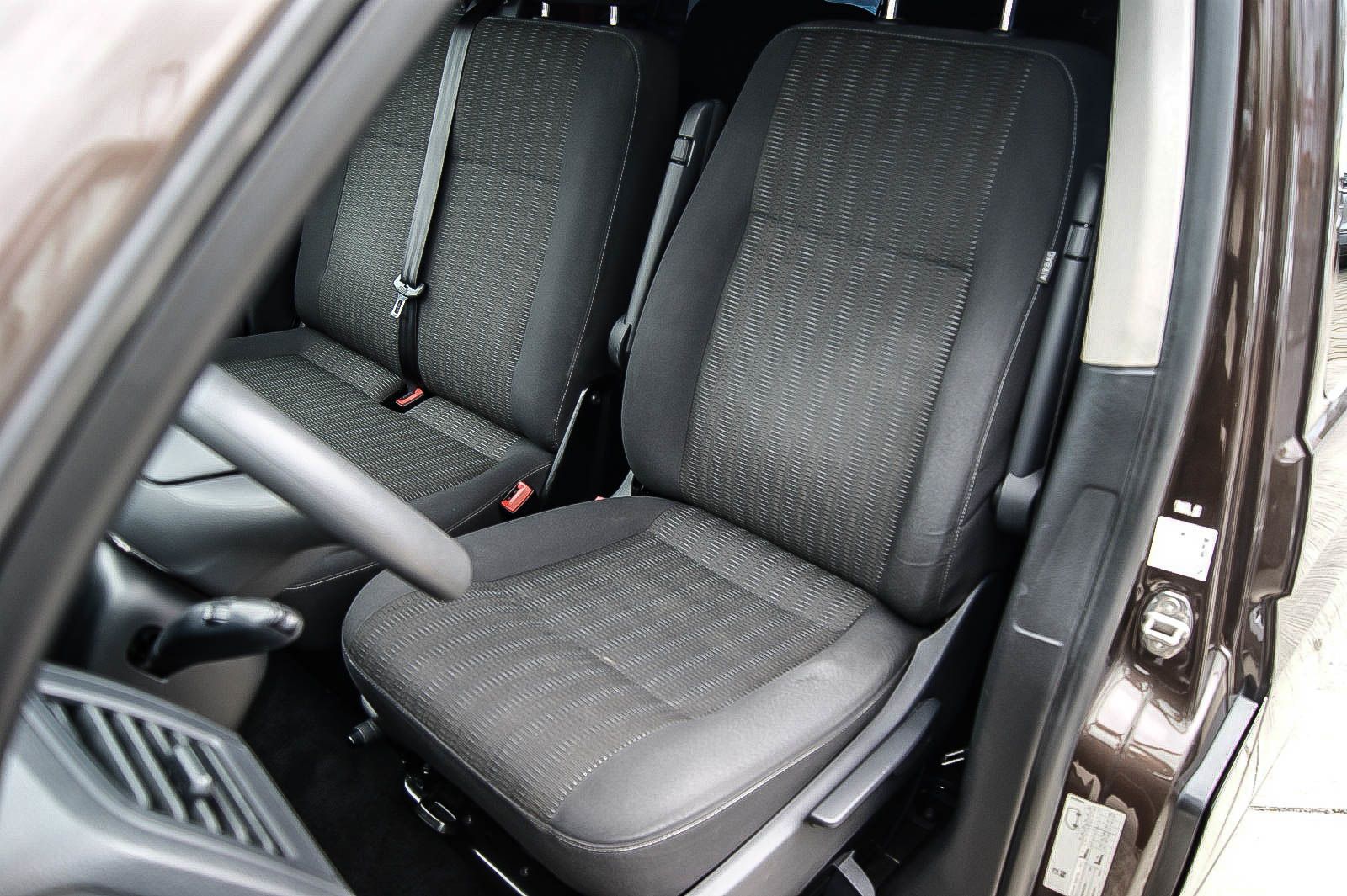 Fahrzeugabbildung Volkswagen T6 Caravelle lang 2.0 TDI DSG 9-Sitze NAVI XENON