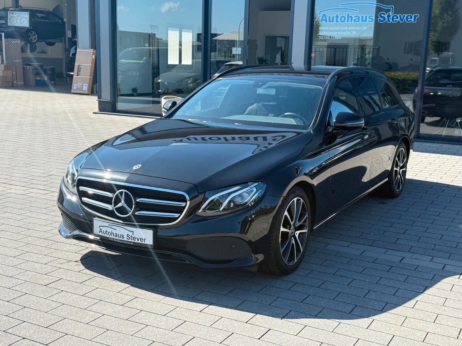 Fahrzeugabbildung Mercedes-Benz T-Modell E 200,Navi,Sitzh.