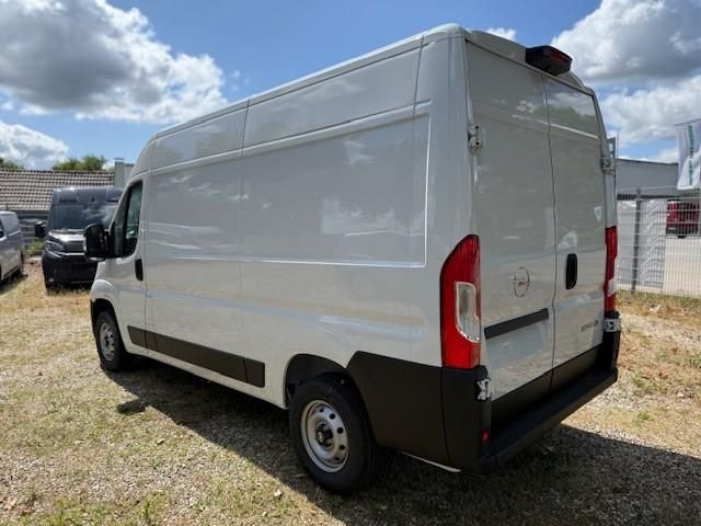Fahrzeugabbildung Opel Movano 33 L2H2 Kastenwagen 140 MT