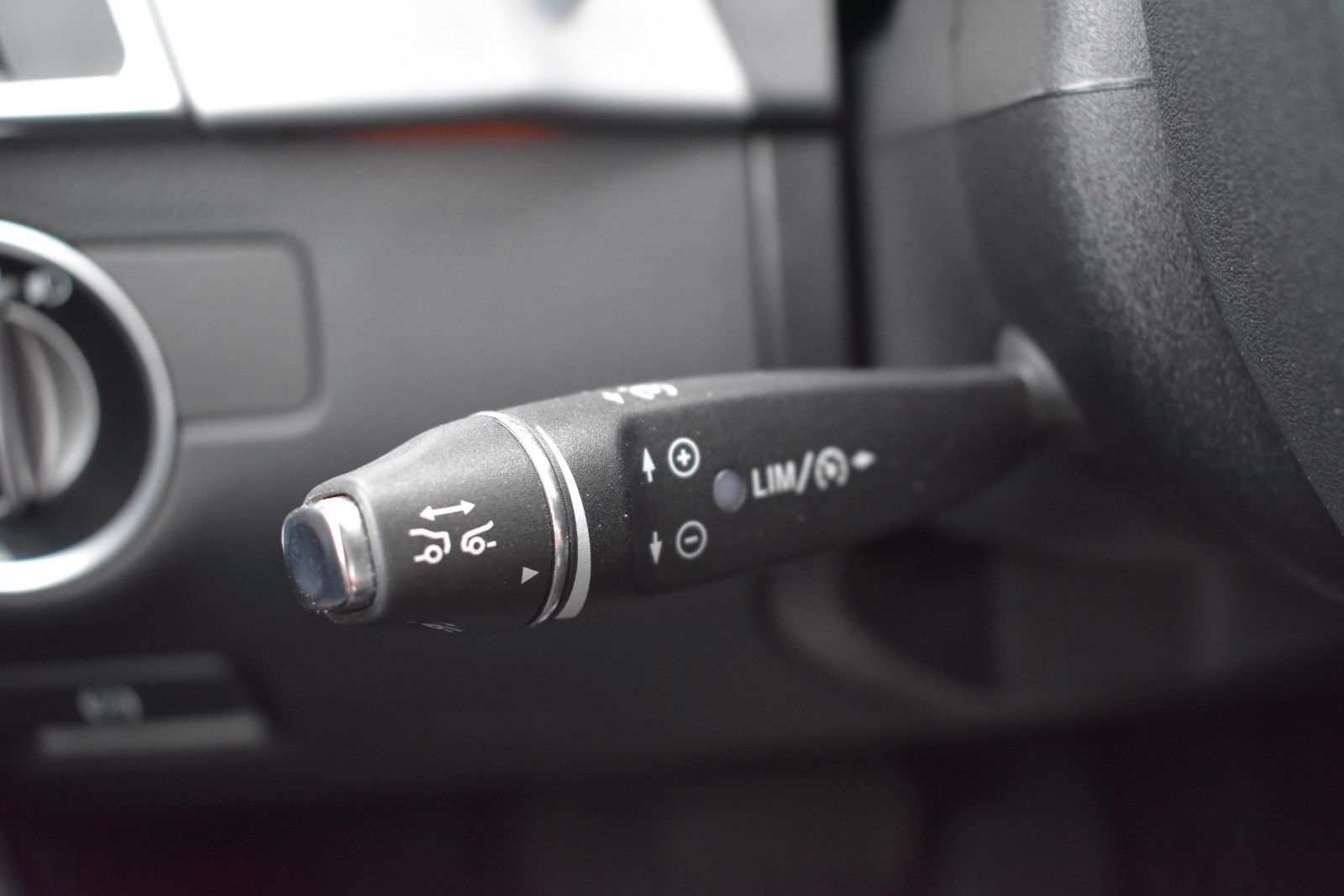 Fahrzeugabbildung Mercedes-Benz ML 350 CDI BlueTec 4Matic AHK/PANO/DISTRONIC