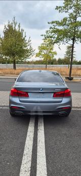 BMW 540i M-Paket H&K Headup 360° Glsd Display Key - BMW 540 in Duisburg