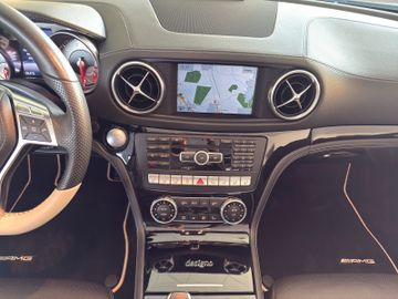 Mercedes-Benz SL 400 2LOOK Edition AMG|Massage|Panorama|Logic7