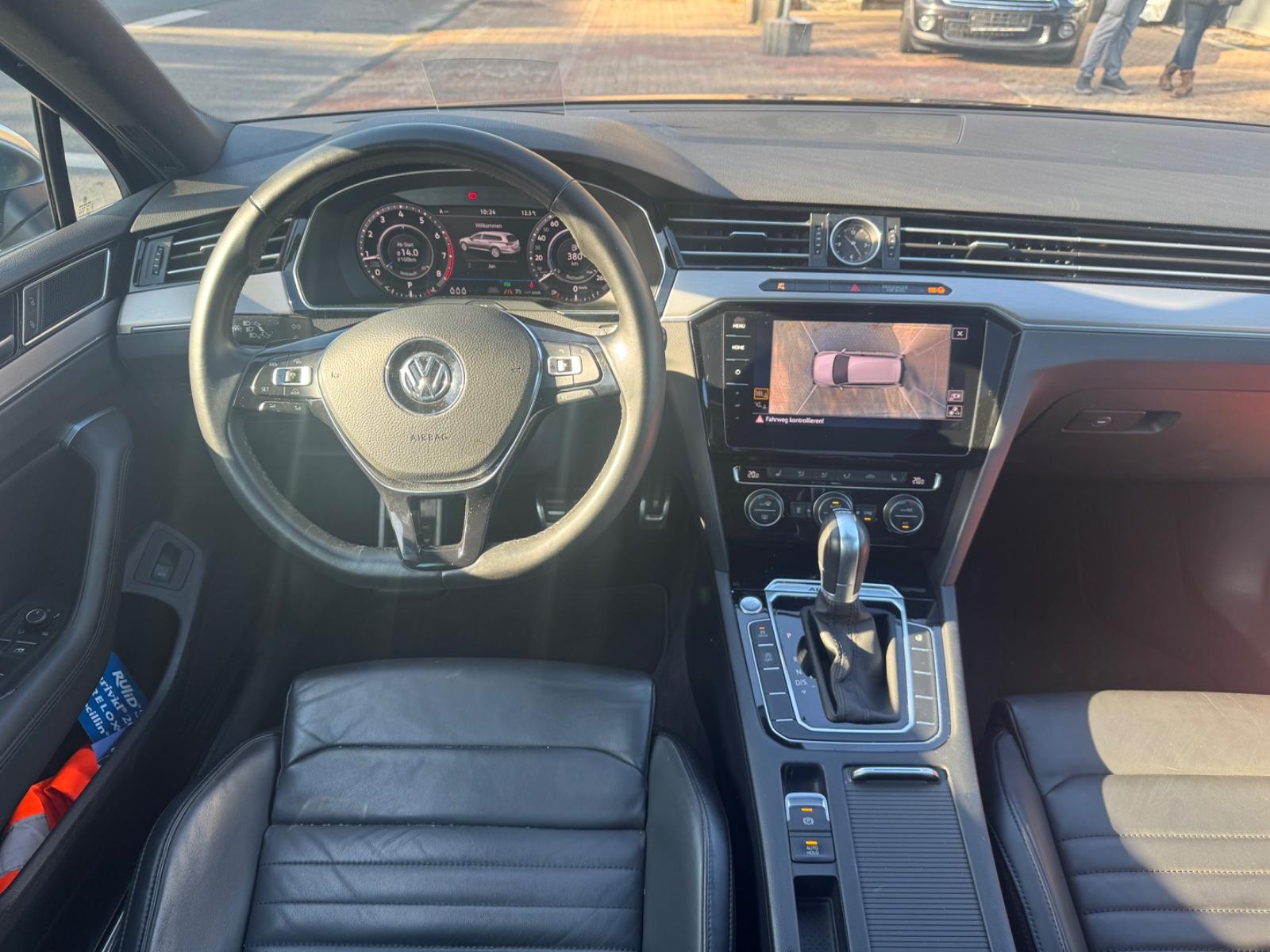 Volkswagen AUT/360°KAMERA/PANO/LEDER/LHZ/HUD/SHZ-V-H/KEYLES