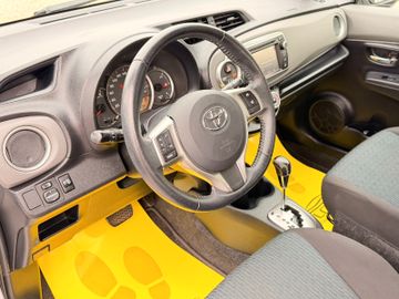 Toyota Yaris - 10
