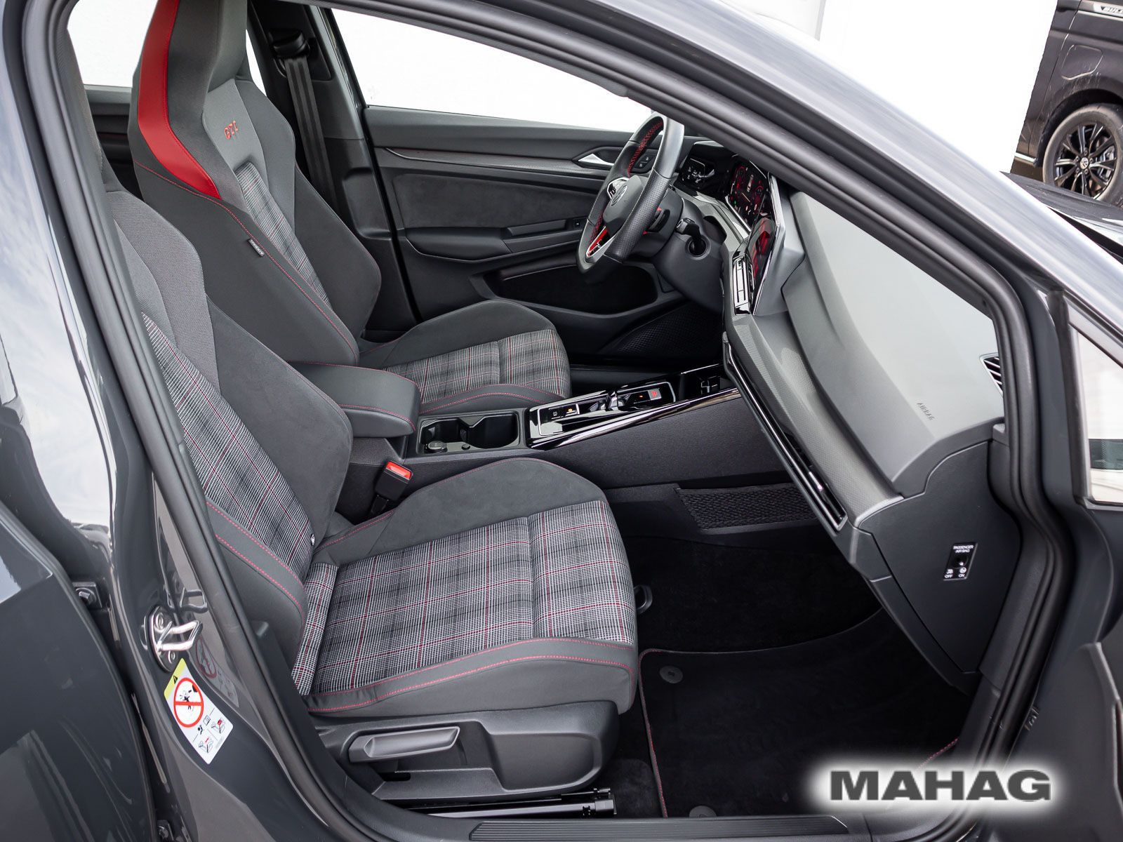 Volkswagen Golf VIII GTI 2.0 TSI ACC LED+ Navi ParkPilot Ap foto 13