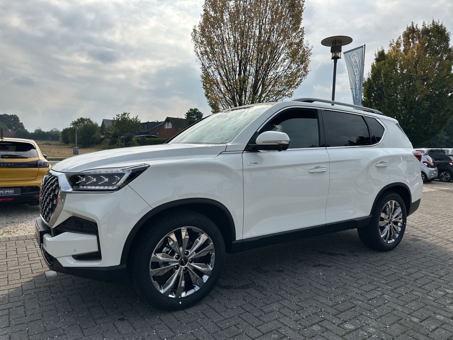 Fahrzeugabbildung KGM Rexton 2.2 Lux 8 AT AWD Navi Leder 360 Kamera