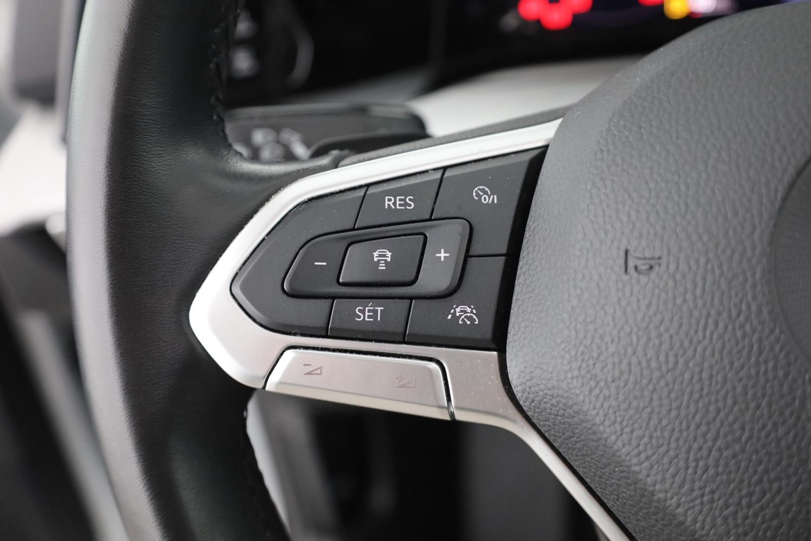 Volkswagen Golf VIII Variant 2.0 TDI DSG LED Navi Pano ACC