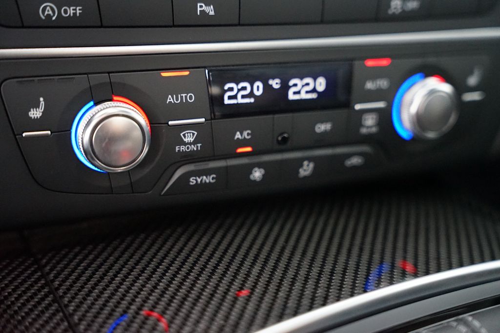 AUDI RS6 performance | Pano | HuD | Matrix | 280km/h AUDI RS6 performance | Pano | HuD | Matrix | 280km/h