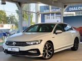 Volkswagen Passat*Lim.*2.0 TDI*DSG*Elegance*R-Line*IQ*CAM* - Volkswagen Passat mit Diesel-Antrieb: 2.0
