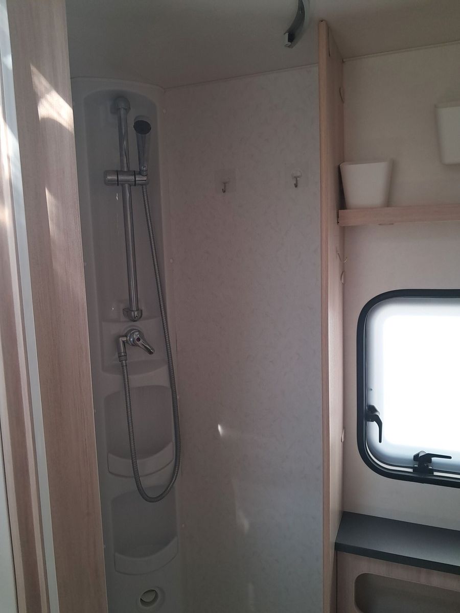 Fahrzeugabbildung Hobby De Luxe 545 KMF