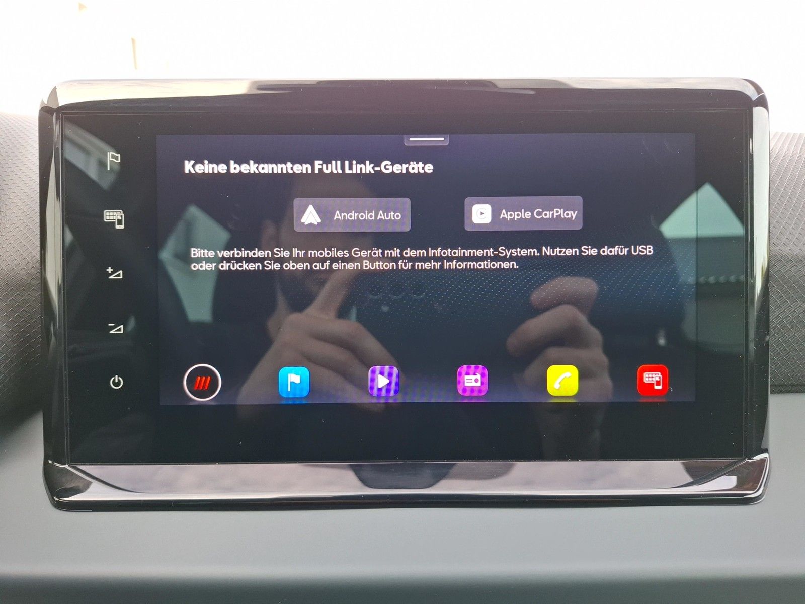 Fahrzeugabbildung SEAT Arona TSI Style LED Navi VC ACC RFK SHZ