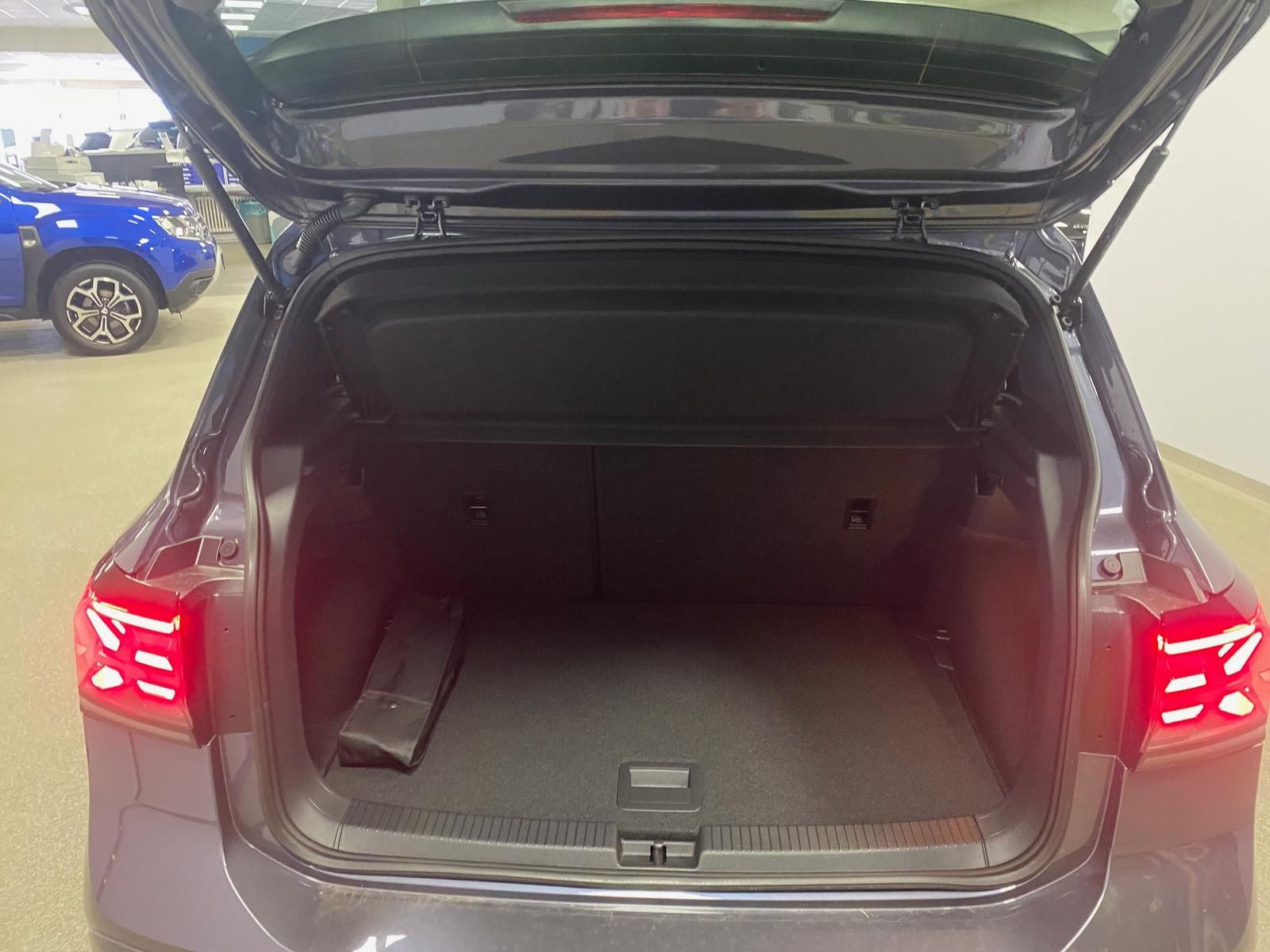 Fahrzeugabbildung Volkswagen T-Cross 1.0 TSI DSG R-Line BLACKSTYLE+MATRIX+AHK