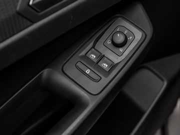 Ford Grand Tourneo Connect 2.0 Titanium Audio-Paket