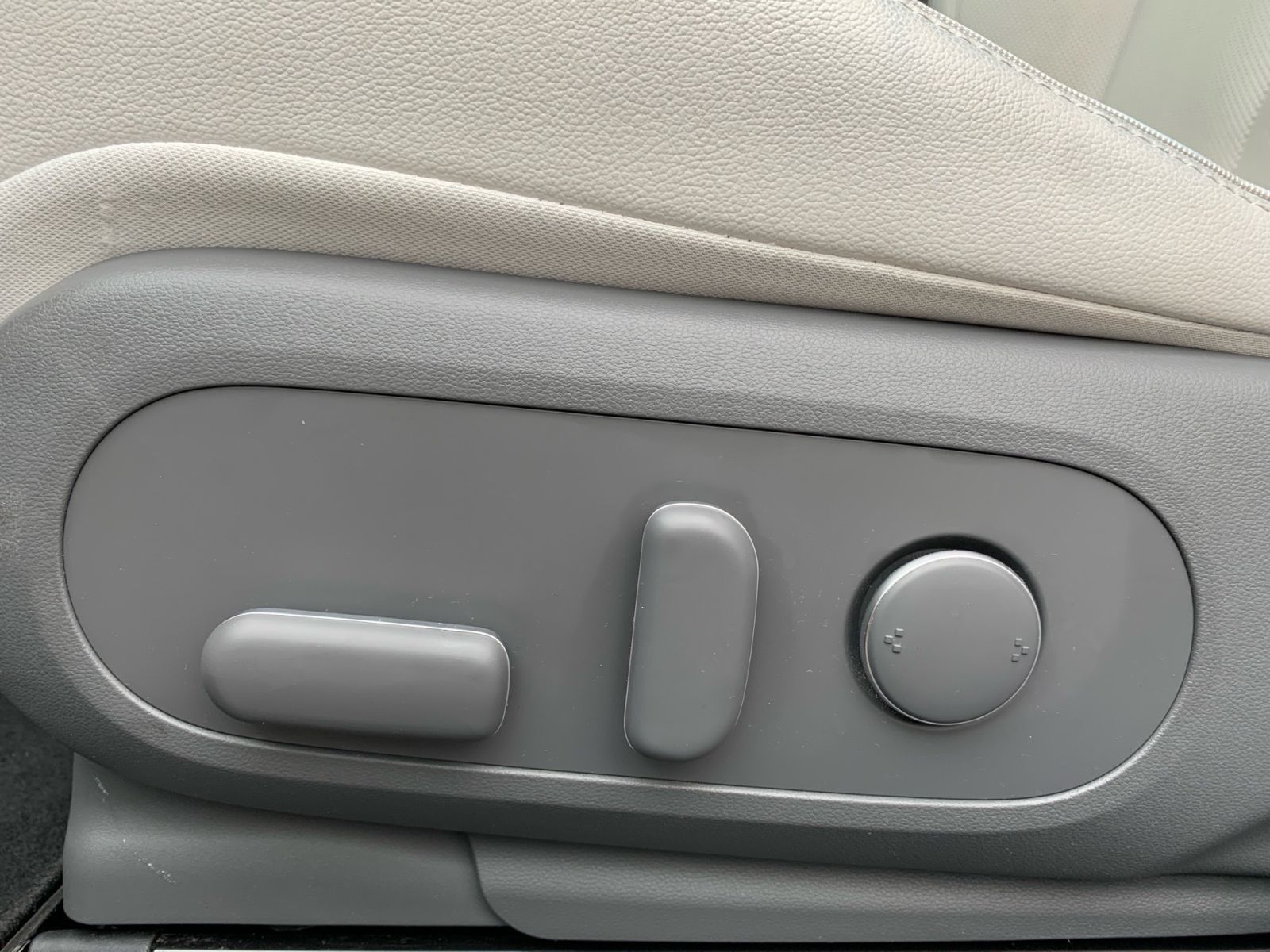 Fahrzeugabbildung Hyundai IONIQ 5 Uniq 72,6 kWh Elektro 20 Zoll