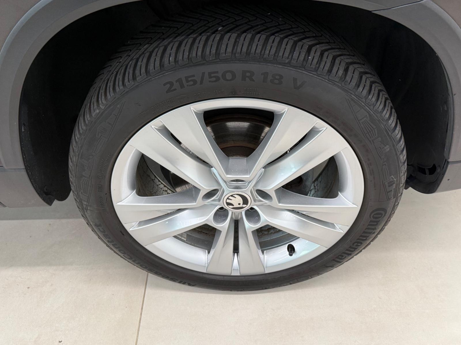 Skoda Karoq 1.6 TDI  Style DSG PANO VIRTUAL TACHO AHK
