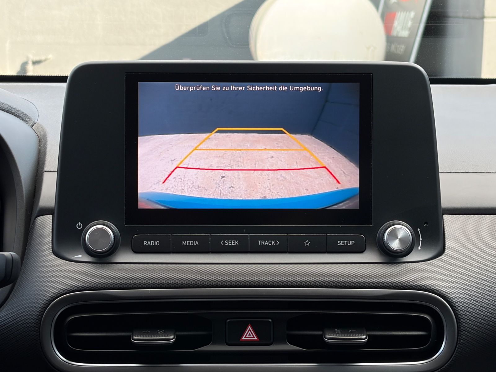 Fahrzeugabbildung Hyundai KONA E Select 2WD ACC LKAS SHZ LHZ CAM CarPlay