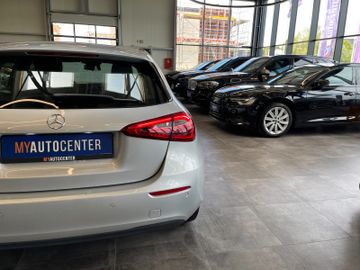 Mercedes-Benz A 200 A -Klasse *NAVI*PDC*SPURASSIST*TEMPOMAT*
