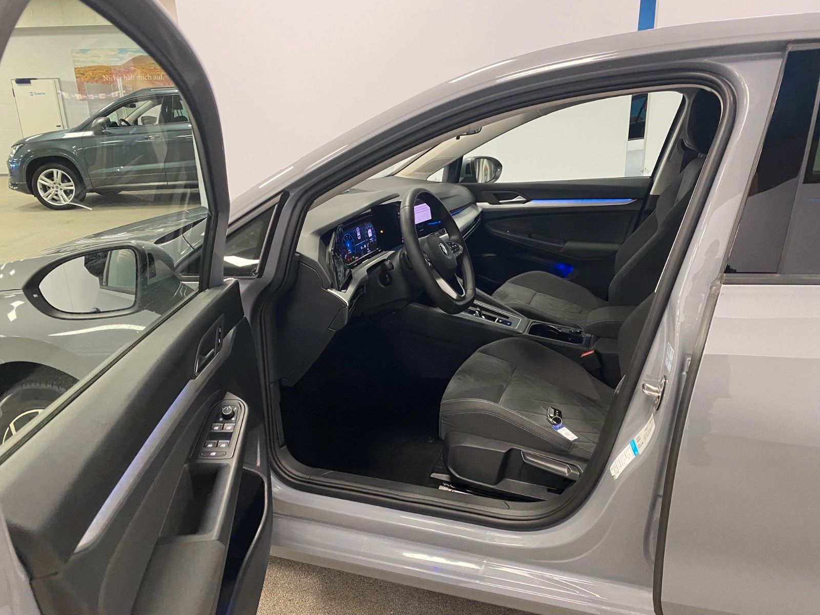 Fahrzeugabbildung Volkswagen Golf 1.5 eTSI OPF 110kW DSG Life+NAVI+KAMERA+ACC