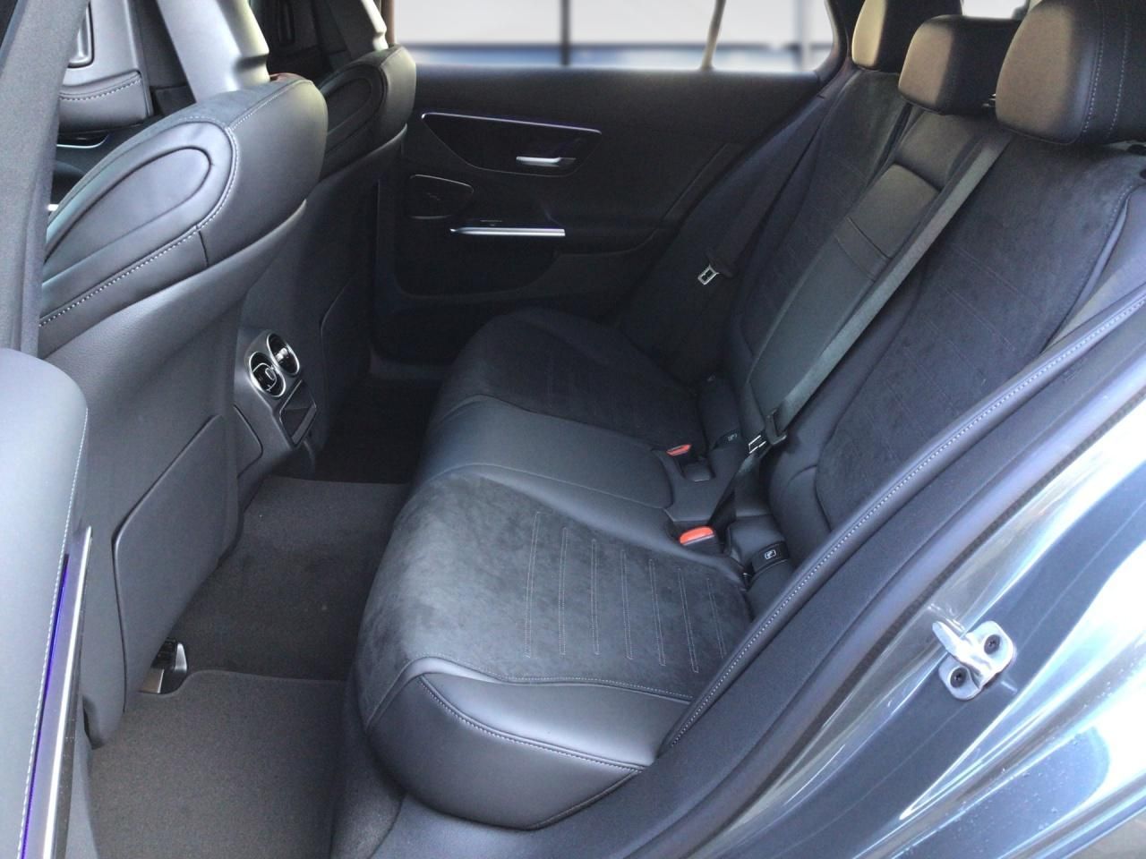 Fahrzeugabbildung Mercedes-Benz C 300 e T **AMG*NIGHT*AHK*DIGITAL*FAHRASSIST-P*
