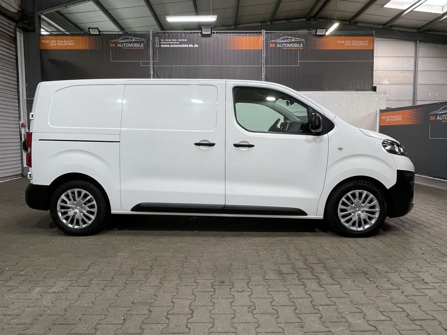 Fahrzeugabbildung Opel Vivaro Kasten Edition M L2 #Tempomat#PDC#Klima