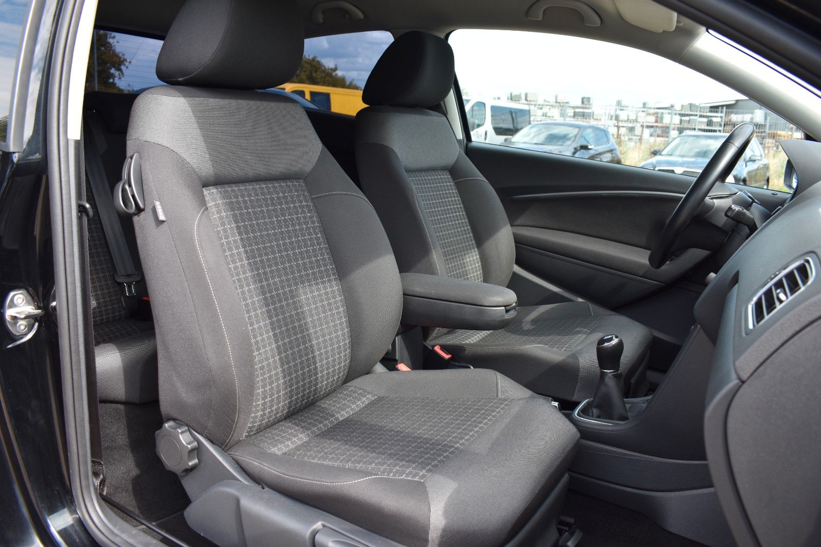 Fahrzeugabbildung Volkswagen Polo V Comfortline/KLIMA/PDC/SITZHEIZUNG/