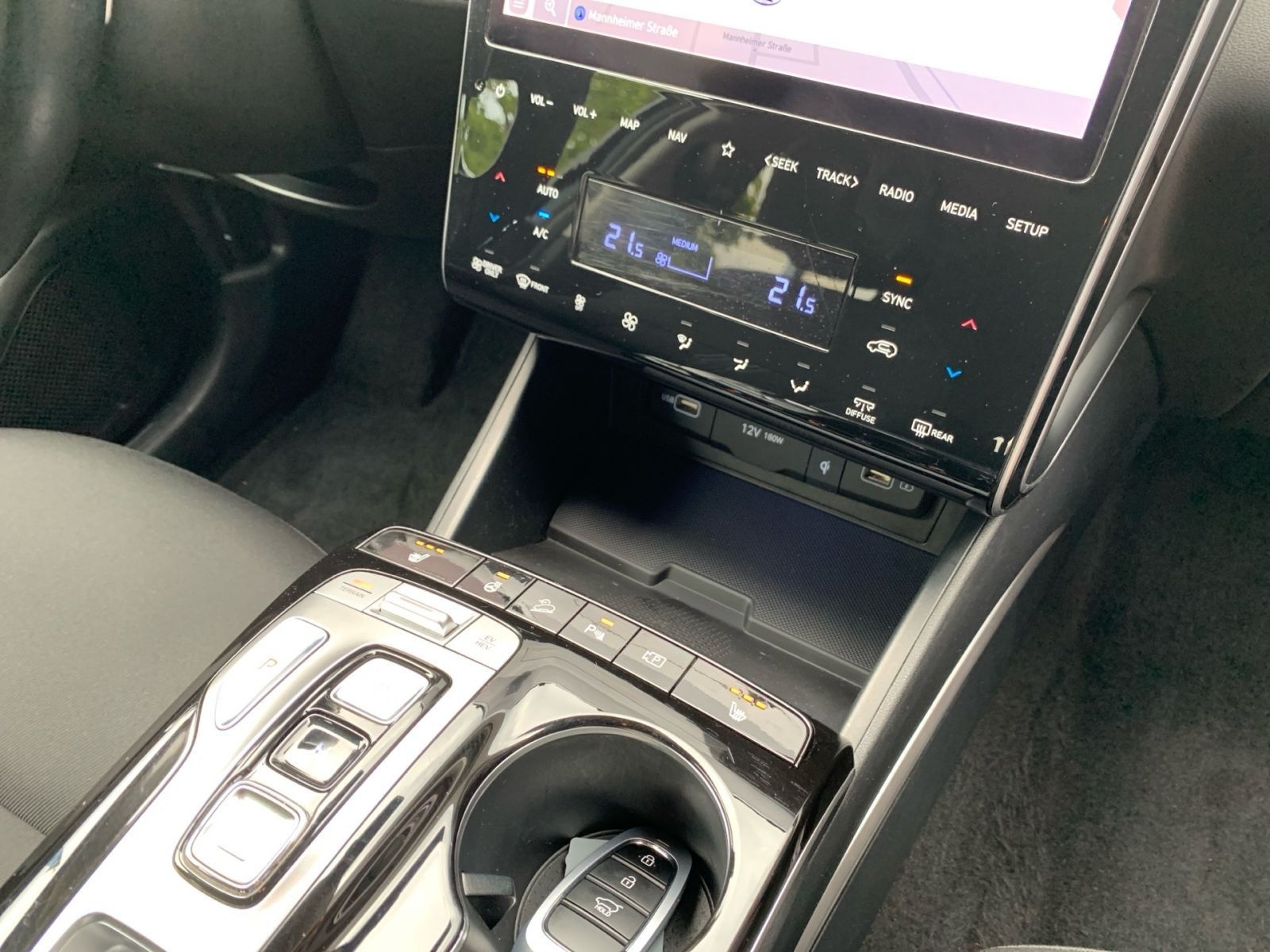 Fahrzeugabbildung Hyundai TUCSON 1.6 T-GDI Trend Plug-In Hybrid 4WD AHK As