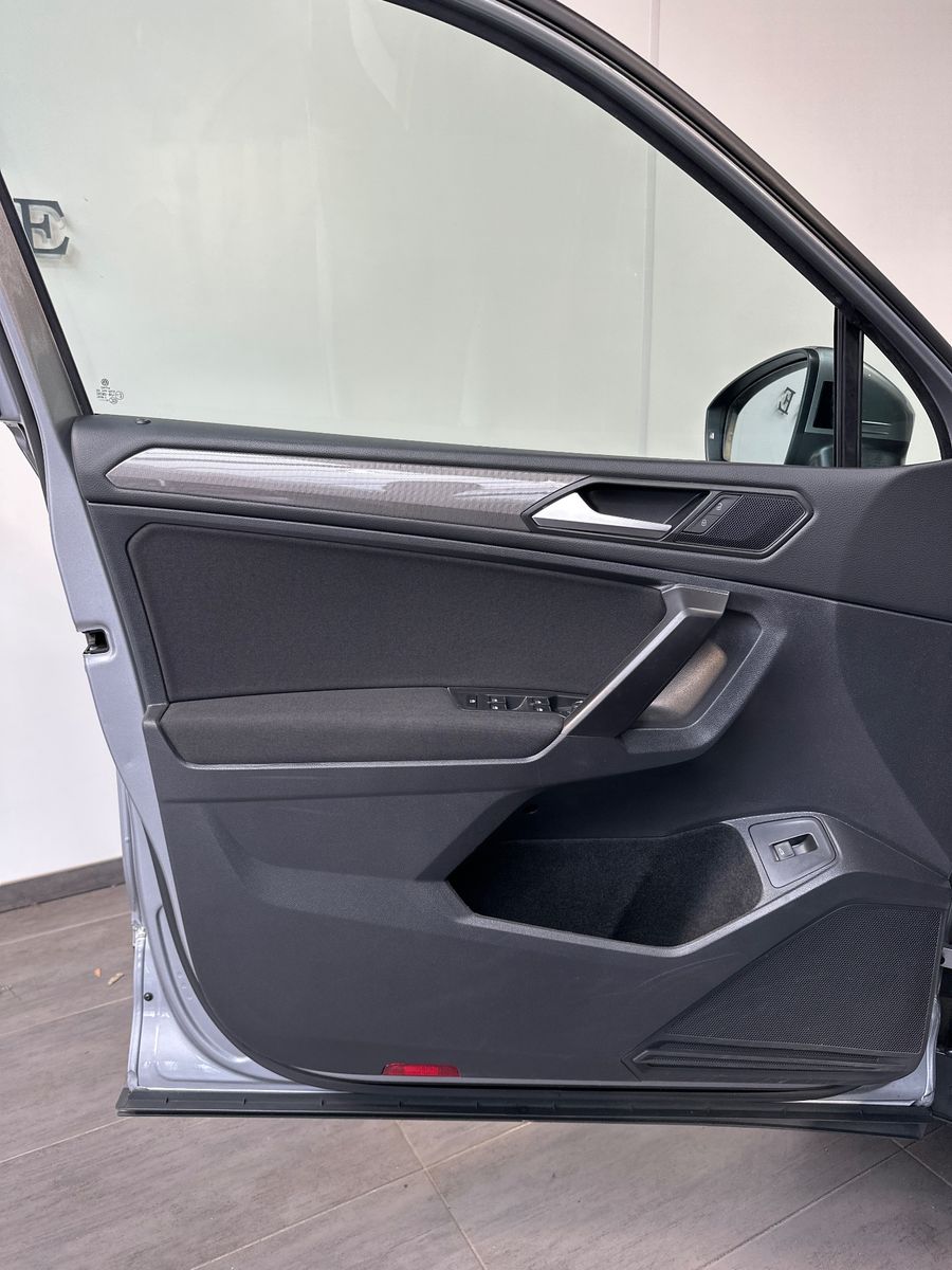 Fahrzeugabbildung Volkswagen Tiguan Allspace Life 4M NAV+LED+AHK+18ZO+ACC+PLA