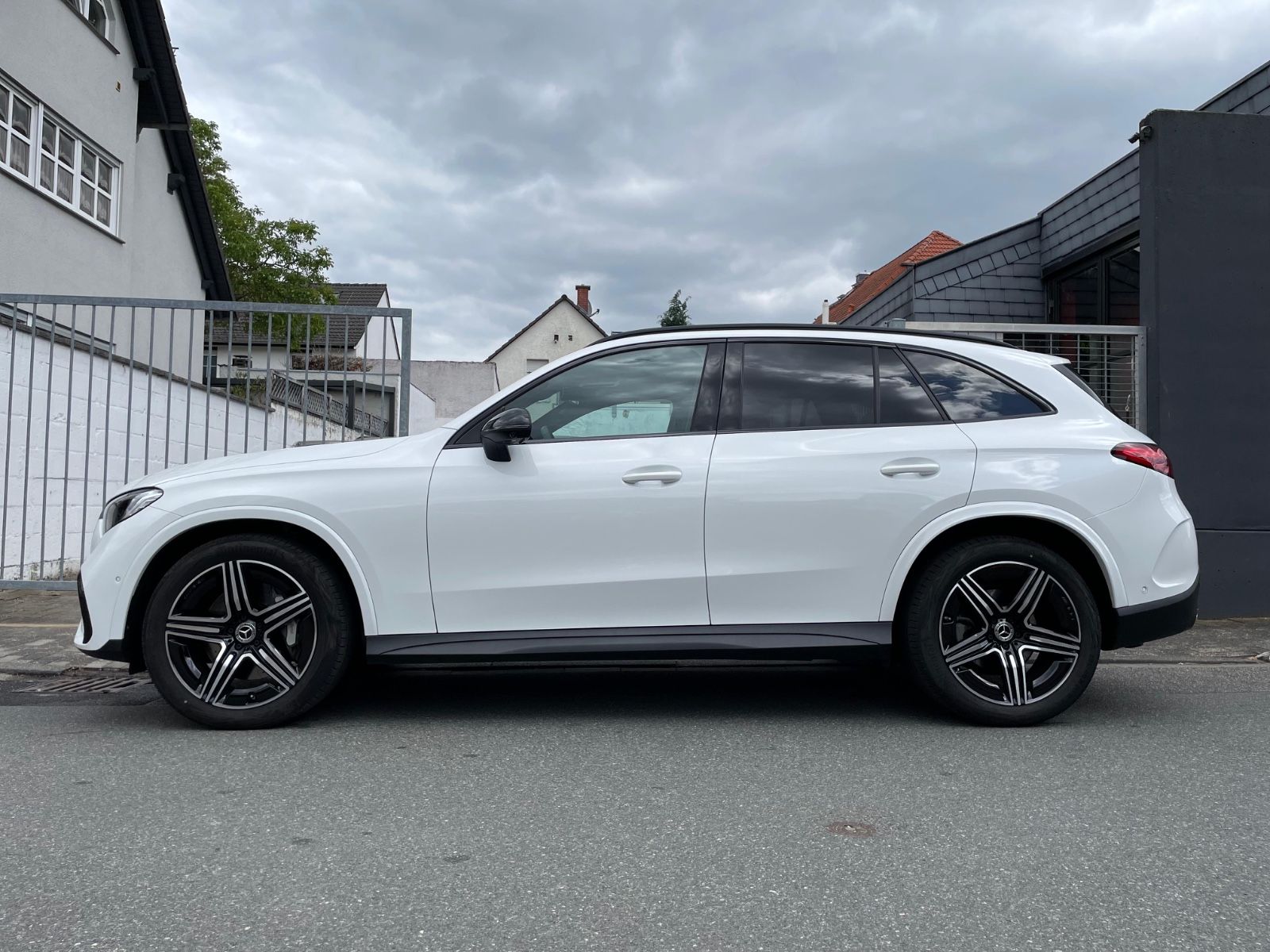 Fahrzeugabbildung Mercedes-Benz GLC 220 d 4M |AMG|Night|Pano|360°|AHK|LED|20"