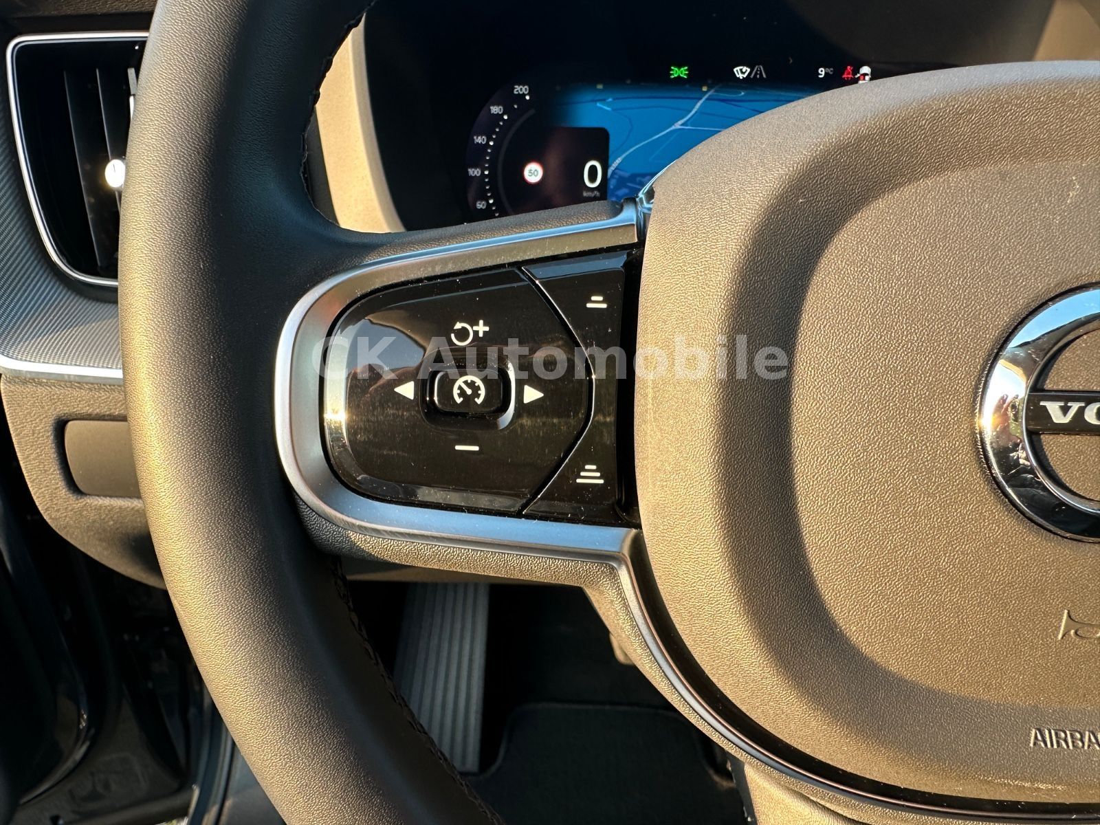 Fahrzeugabbildung Volvo XC60 B4 Plus Dark AWD/BLIS/Navi/LED/Kamera/AHK
