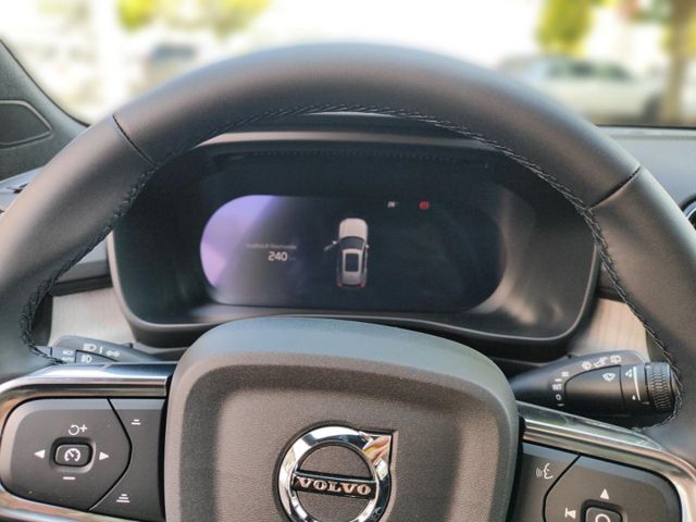 VOLVO XC 40 (Bild 14 von Array)