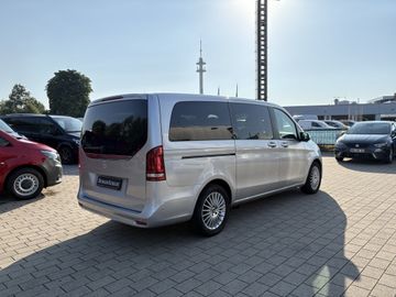 Mercedes V 220 - 5