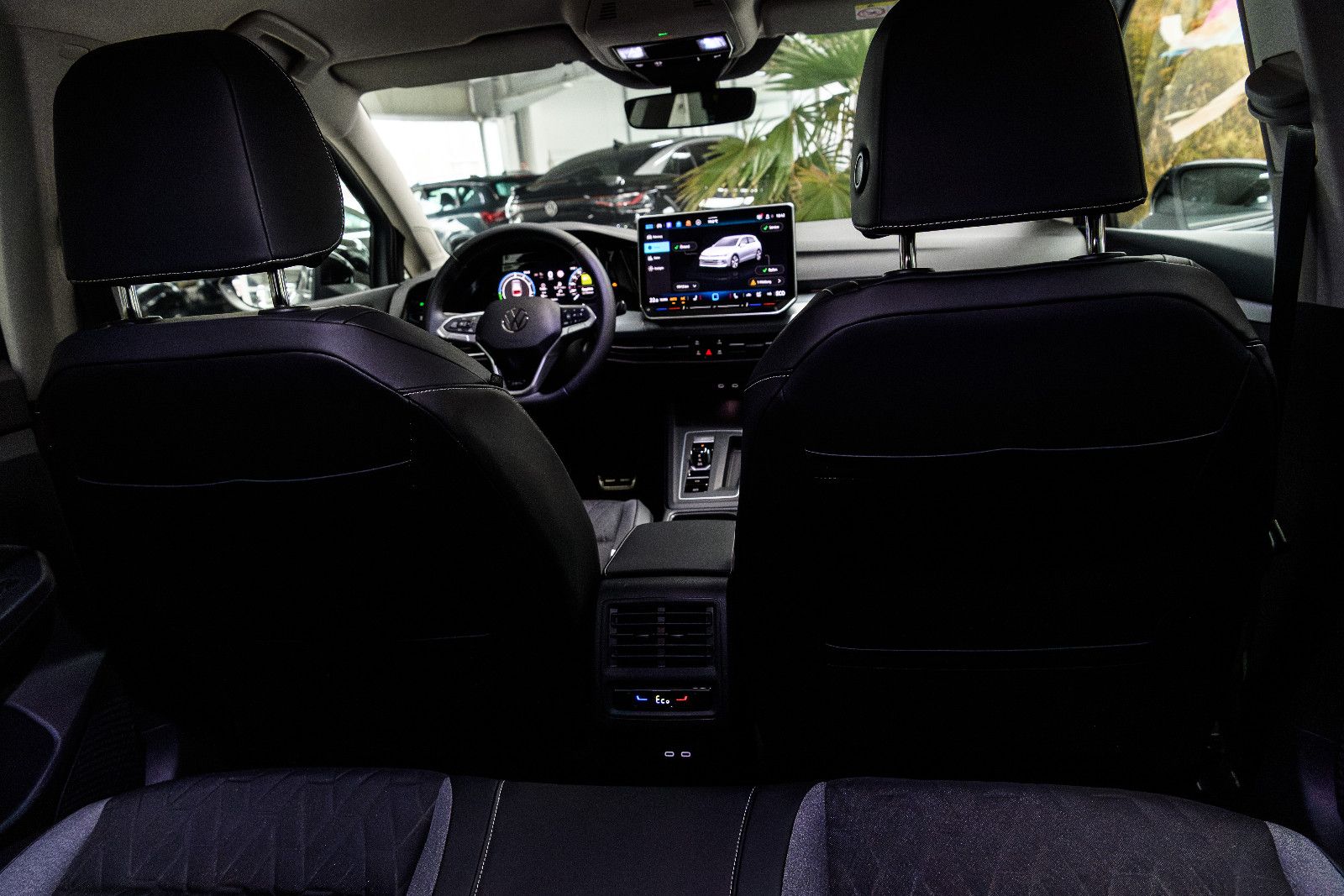 Fahrzeugabbildung Volkswagen Golf VIII Goal 1.5 TSI eHybrid LED+KAMERA+5J.GAR