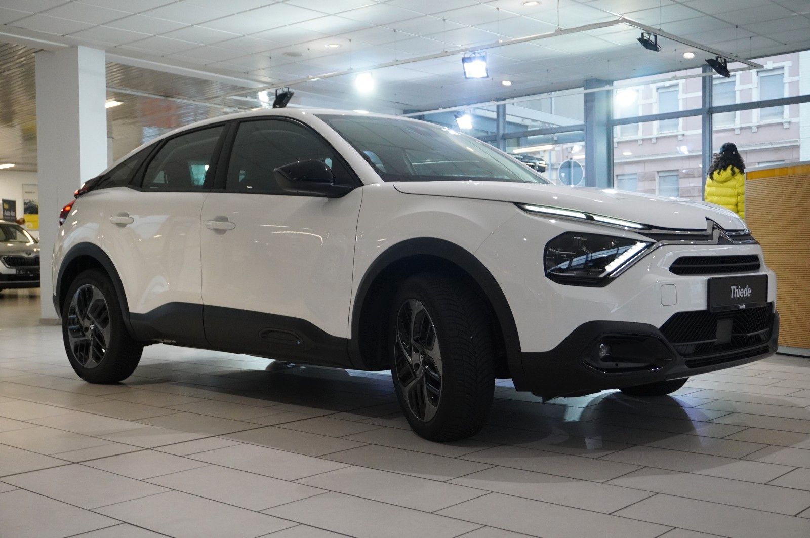 Fahrzeugabbildung Citroën C4 Lim. 1.2T PLUS NAVI/LED/KAMERA/SPORT /VIR/DAB