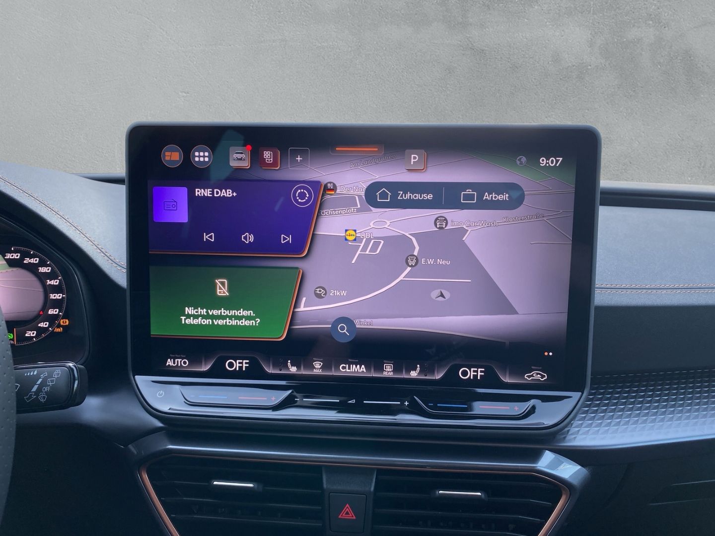 Fahrzeugabbildung CUPRA Leon 2.0 TSI 221 kW VZ*Matrix*NAVI*SHZ*ACC*Full-