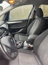 BMW 218i Active Tourer 218i Advantage - BMW 2er Reihe mit Benzin-Antrieb: Limousine, Automatik