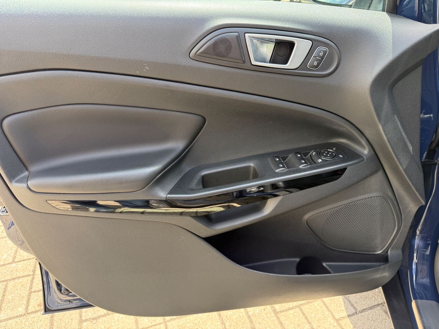 Fahrzeugabbildung Ford EcoSport Titanium 1.0 EcoBoost Navi WiPa CarPlay