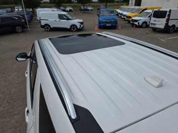 Bild 16 Ford Explorer Platinum PHEV 4x4 3.0 El. Panodach Navi