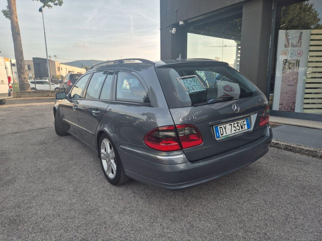 Mercedes-Benz E220 2009 — rear view