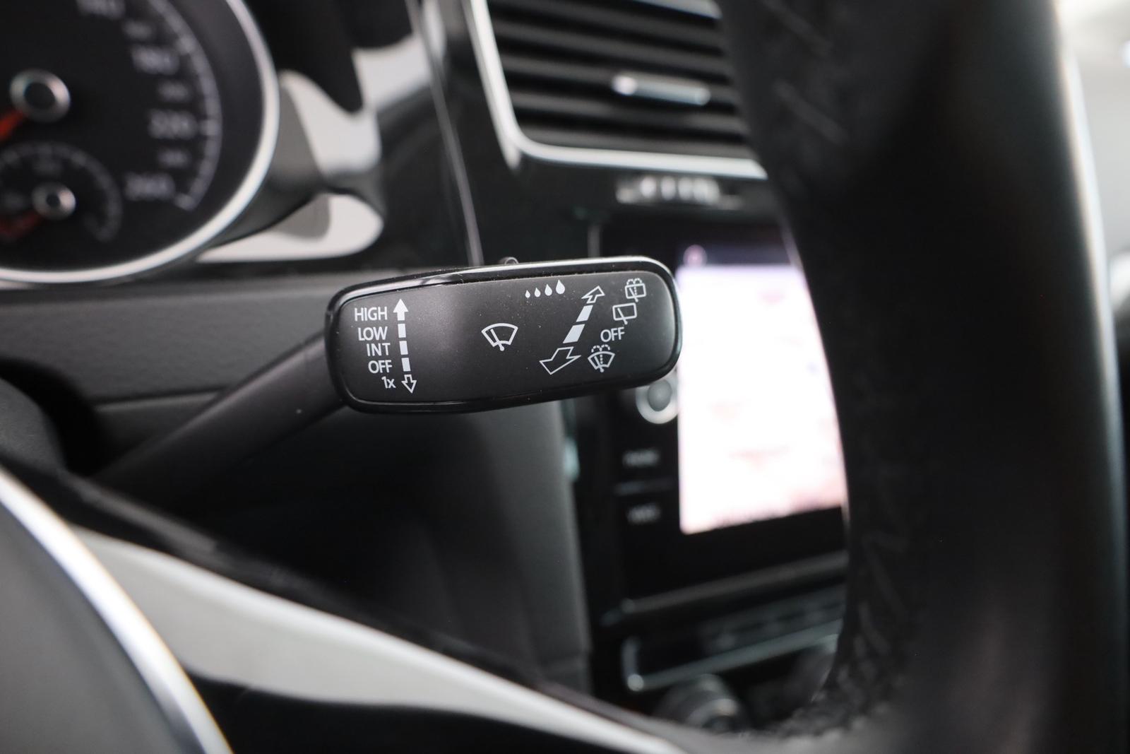 Volkswagen Golf VII Variant 1.0 TSI Navi Sitzheizung PDC