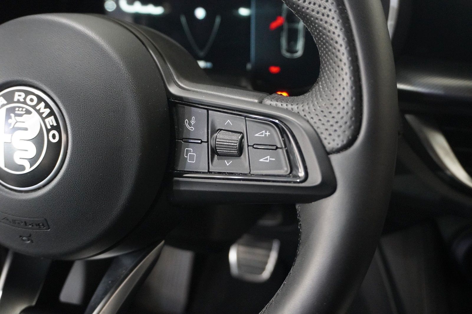 Fahrzeugabbildung Alfa Romeo Stelvio 2.2D VELOCE Q4 NAVI/LED/KAMERA/MATRIX/SH