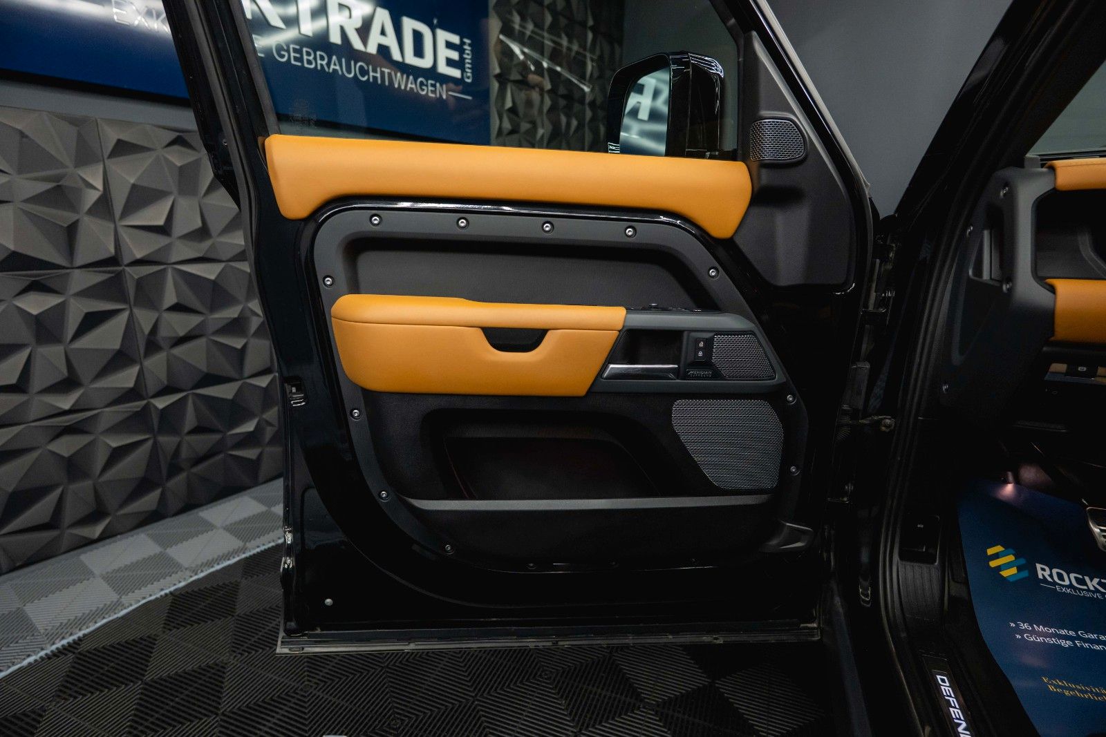 Fahrzeugabbildung Land Rover Defender 110 X-Dynamic Black Style Pack 4x4