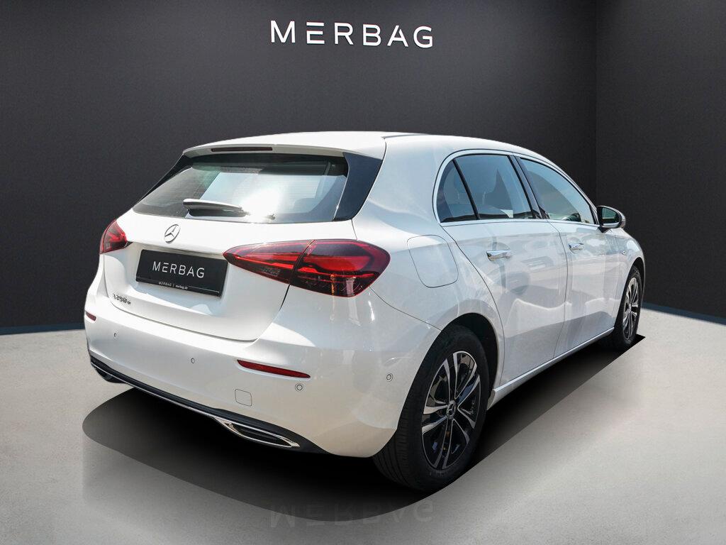 Mercedes-Benz A 250 e PROGRESSIVE DISTRONIC AHK MULTIBEAM 11KW